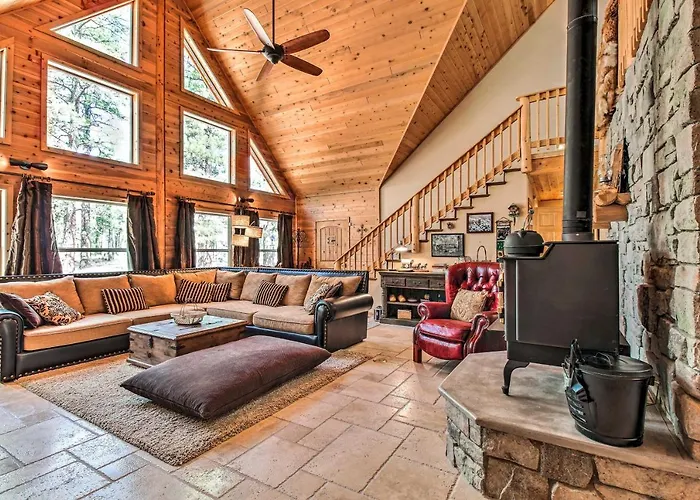Family Game Room: Spacious *