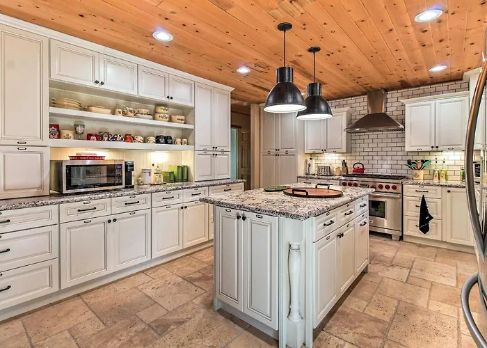 Family Game Room: Spacious Overgaard