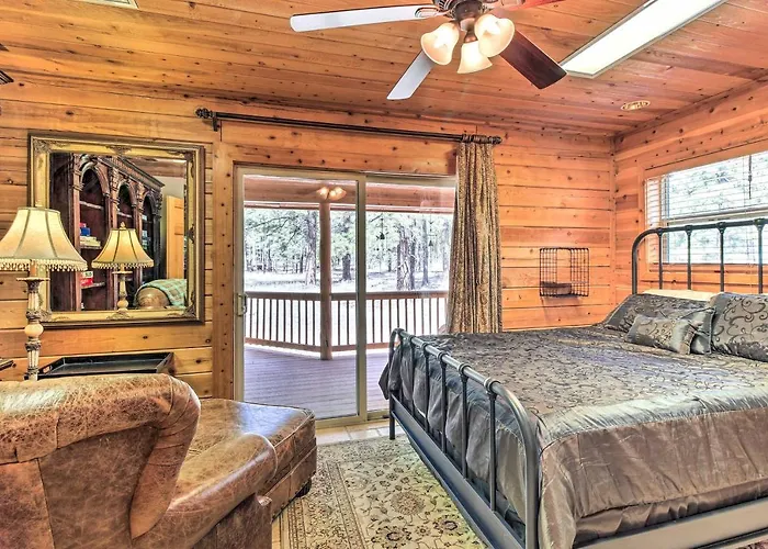 Family Game Room: Spacious Holiday home