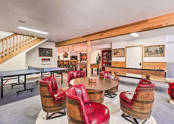 Family Game Room: Spacious Holiday home Overgaard
