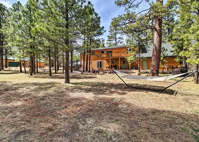 Family Game Room: Spacious Holiday home